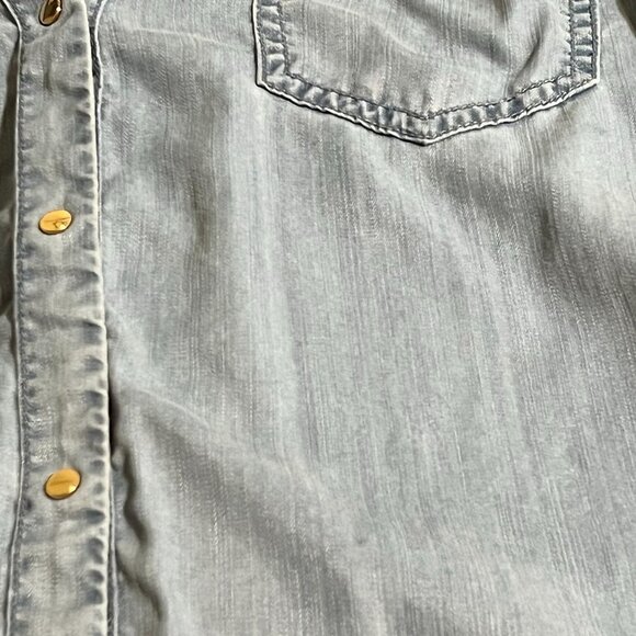 BEBE BLOUSE DENIM BUTTOM DOWN SIZE S - Picture 14 of 16